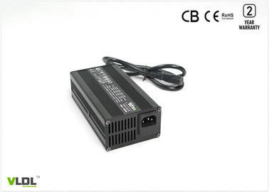 Bạc Đen 36 Volts Bộ sạc pin thông minh 5 amps 240W cho pin 36V Li / SLA được cấp nguồn EVS